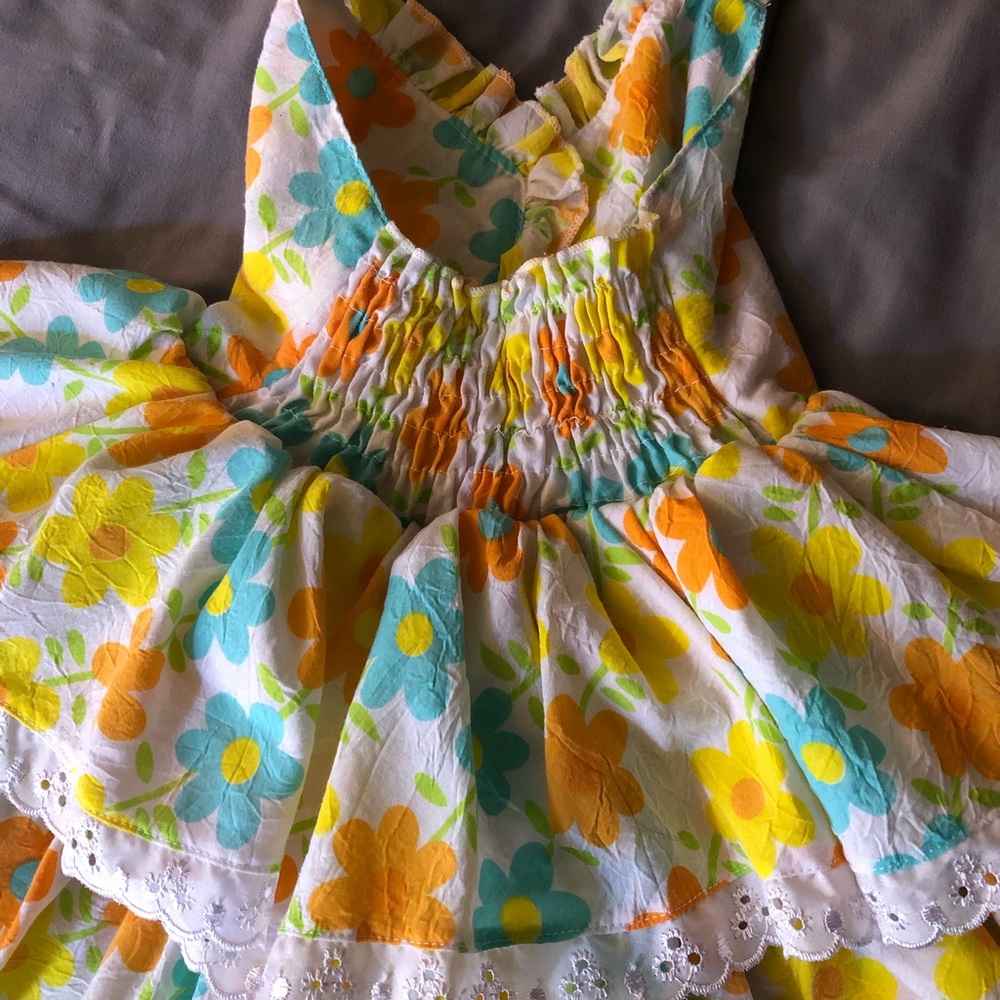 Beautiful Flower Dress 🌼 - Picture 4 of 6